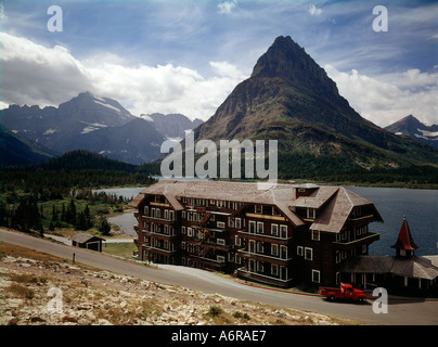 Viele Gletscher-Hotel am Swiftcurrent Lake im Glacier Nationalpark in Montana Stockfoto