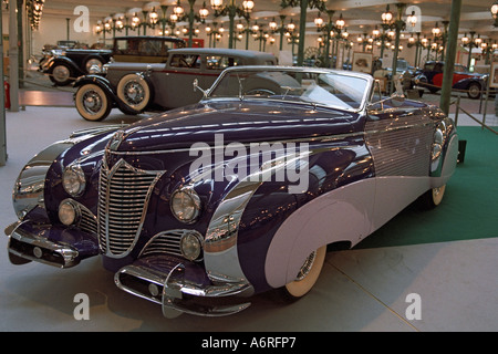 Oldtimer ausgestellt im National Schlumpf Automuseum in Mulhouse, Frankreich. Stockfoto