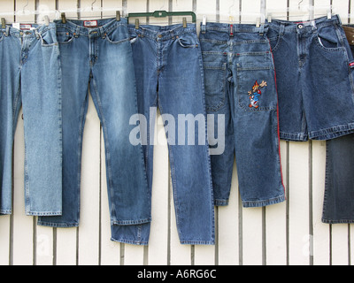 Hose an der Wand hängen Stockfoto