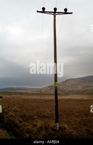 entfernten Stromleitungen auf Isle of Mull innere Reisen Schottland Insel Isle Argyll und Bute Hochland landschaftliche Schönheit Großbritannien Wild Stockfoto