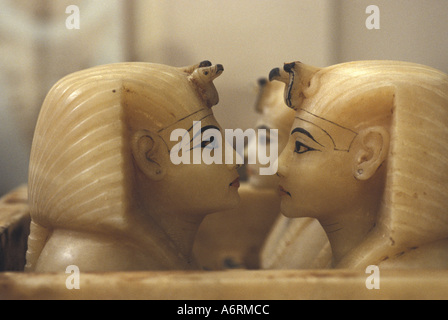 Afrika, Ägypten, Kairo. Ägyptisches Museum. Alabaster Tut Top Kanopen, halten seine inneren Organe Stockfoto