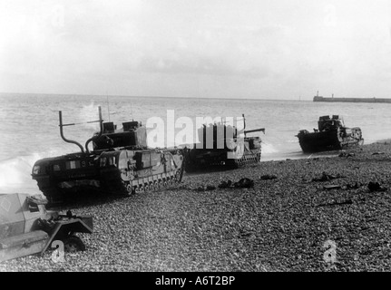Ereignisse, Zweiter Weltkrieg/zweiter Weltkrieg, Frankreich, Dieppe, 19.8.1942, entführte "Churchill"-Panzer des 14. Kanadischen Armee-Panzer-Regiments (Das Calgary Regiment) am Strand, Operation "Jubilee", Landung, überfall, 2. Kanadische Division, Kanadier, 20. Jahrhundert, Stockfoto