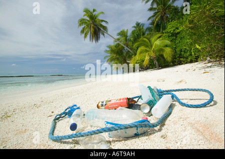 Müll angespült atomwaffenfreien Insel vor Funafuti, Tuvalu, Pazifischer Ozean Stockfoto