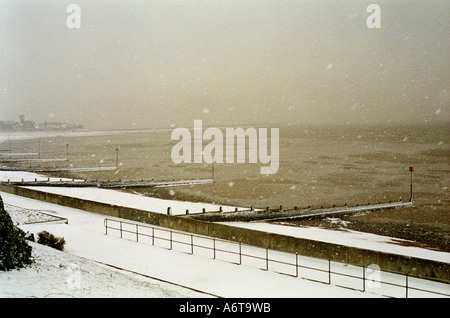 Blizzard am Meer in Dovercourt Bay Harwich Essex England Stockfoto