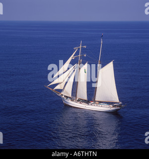 Luftaufnahme von "Sir Robert Baden Powell" in der Nähe von Arenal de Castell, North East Menorca / Menorca, Balearen, Spanien. Stockfoto