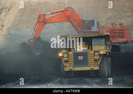 Bagger laden Zeche Central Queensland offen geschnittene Kohle Stockfoto