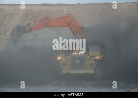 Bagger laden Zeche Central Queensland offen geschnittene Kohle Stockfoto