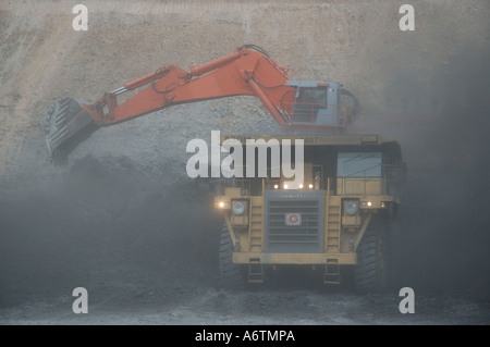 Bagger laden Zeche Central Queensland offen geschnittene Kohle Stockfoto