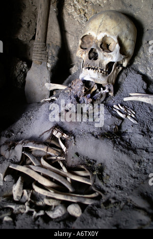 Pre-Inka-Mumie in einer Höhle, Hochland von Uyuni, Bolivien Stockfoto