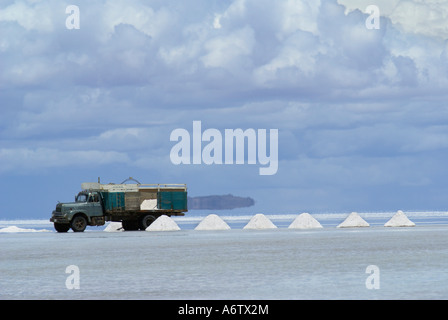 Salz, Ausgrabung, Salar de Uyuni, Bolivien Stockfoto