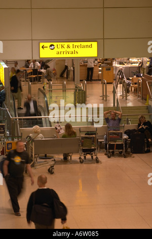 Terminal 1 al London Heathrow Flughafen Abflüge Stockfoto