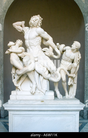 Die Statue des Laokoon und seine Söhne, auch genannt der Laocooen Gruppe, monumentaler Marmorskulptur, Vatikanische Museen, Rom, Italien Stockfoto
