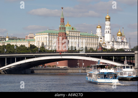 Der Kreml in Moskau Russland gesehen von der Moskwa Stockfoto