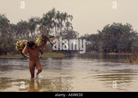 Xingu Amazonas-Regenwald Brasilien Yaulapiti Ureinwohner Stockfoto