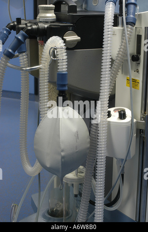 DEU Deutschland Westdeutsches Herzzentrum Essen Klinik für Kardiologie Hybridraum DEU Deutschland Essen Westdeutsches Herzzentrum Klinik für Kardiologie Hybridraum WICHTIG Fotos duerfen nicht für Werbung PR anderer Kliniken Krankenhaeuser eingesetzt werden Stockfoto