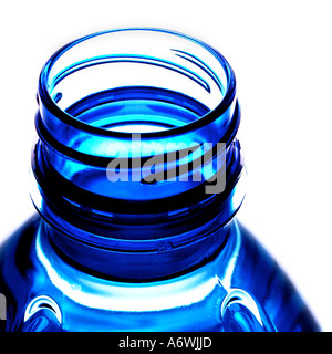 Hals einer Flasche Wasser. Bild von Patrick Steel patricksteel Stockfoto