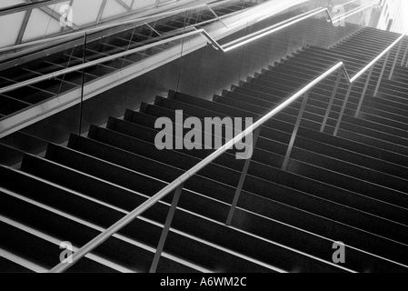 Asien, Japan, Tokio. Treppen, Tokyo International Forum, Marunouchi Stockfoto