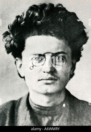 Leon Trotski Lev Davidovitch Bronstein geboren, fotografiert von der Polizei nach seiner ersten Verhaftung im Jahr 1898 Stockfoto
