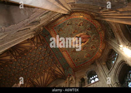 Peterborough Kathedrale mit einem schönen Bild Jesu Christi gemalt auf die hölzerne Decke, Cambridgeshire, Großbritannien Stockfoto