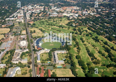 Luftaufnahme des Wanderers Sportverein einschließlich der Kricketboden und Golfplatz in Johannesburg. Stockfoto