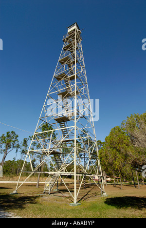 Florida Abteilung der Forstwirtschaft Aussichtsturm für Waldbrände befindet sich im Südwesten Florida FL zu sehen Stockfoto