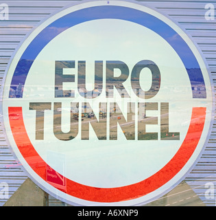 Eurotunnelschild, Kanaltunnelbau bei Folkestone, Eurotunnel Le Shuttle, Cheriton, Kent, England, Großbritannien Stockfoto