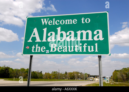 Herzlich Willkommen Sie in Alabama das schöne Schild an der Staatsgrenze Gruß Besucher im Bundesstaat Alabama Stockfoto