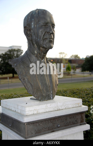 Büste Statue von Senator Joseph Lister Hill in der historischen Hauptstadt Montgomery Alabama AL Stockfoto