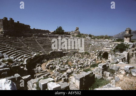 Türkei, südwestlich. Amphitheater in Patara. Lykischen und römische Ruinen. Dies war eine alte wichtige Hafenstadt in seiner Zeit. Stockfoto
