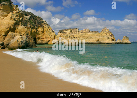 Blick auf den Strand von Praia Da Dona Ana in der Nähe von Lagos an der Algarve Portugal Europa Südeuropa Stockfoto
