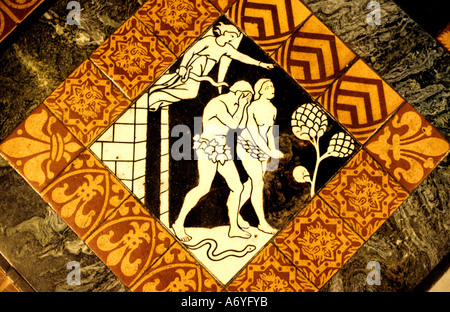 Adam und Eve Gloucester Cathedral König Henry VIII England Teufel Dämon Teufel Stockfoto