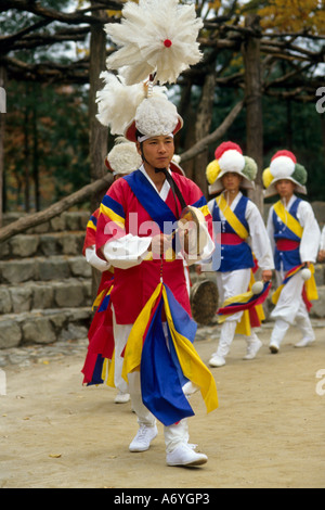Korea-Korean Folk Village traditionellen Tänzern Stockfoto