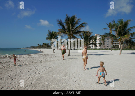 Florida Keys unglaubliche Aussicht unendlich endlos Wasser Straße große Wasser Strand Meer Amerika Amerika Strand Strände Küste Stockfoto