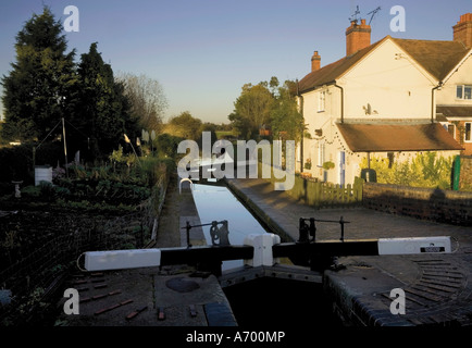 Schleusenwärter Canalside Hütte Worcester und Birmingham Kanal Astwood sperrt Hanbury Worcestershire Midlands England vereinen Stockfoto