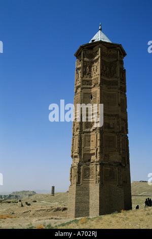 Das Minarett der Bahram Shah, einer der zwei Minarette gebaut von Sultan Mas Ud III und Bahram Shah mit Quadrat kufische und Noshki Skript Stockfoto