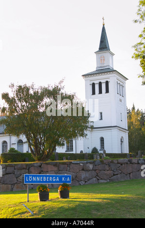 Lonneberga, einem kleinen, ländlichen, schwedischen Dorf berühmt geworden durch Astrid Lindgrens Geschichte von Emil in Lönneberga. Die Kirche. Lonneberg Stockfoto