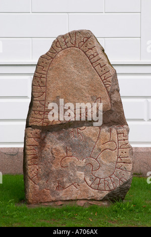 Runenstein aus dem 11. Jahrhundert. Eksjö Stadt. Smaland Region. Schweden, Europa. Stockfoto