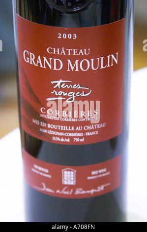 Terres Rouges 2003 Cuvée rot. Château Grand Moulin. In Lezignan Corbieres. Les Corbieres. Languedoc. Frankreich. Europa. Flasche. Stockfoto