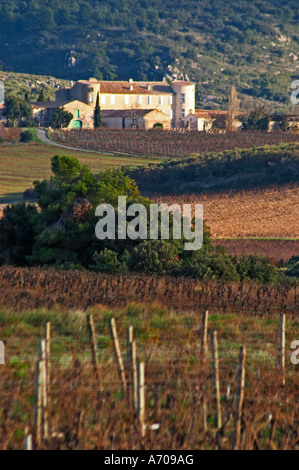 Schloss Villerambert-Julien in der Nähe von Caunes-Minervois. Minervois. Languedoc. Frankreich. Europa. Weingut. Stockfoto