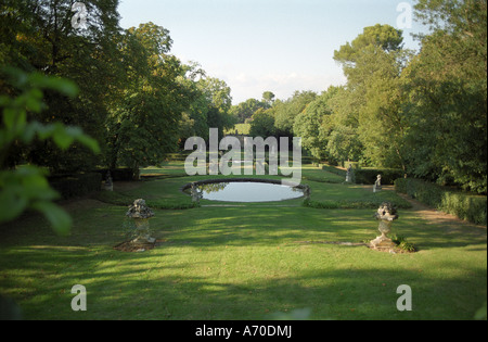 Chateau St. Martin De La Garrigue. Languedoc. Im Garten. Frankreich. Europa. Stockfoto