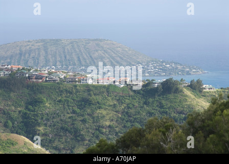 Wohnhäuser am Grat Koko Crater im Hintergrund Ost Oahu Hawaii Stockfoto