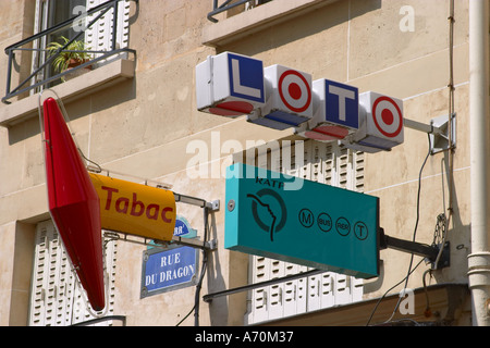 Zeichen außerhalb eine Trafik shop in Paris Frankreich Stockfoto