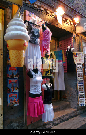 Shop Kleidung zu öffnen, in einer Straße von Montreal Quebec Stockfoto