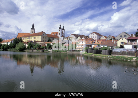 Europa, Tschechische Republik, Südmähren, Blick auf die Stadt Telc aus Ulicky Teich Stockfoto