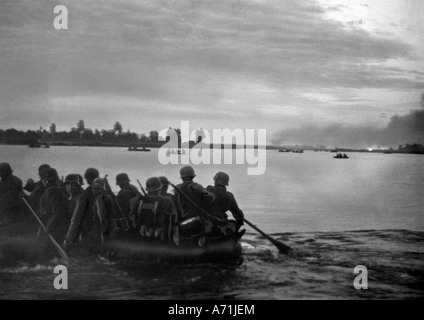 Ereignisse, Zweiter Weltkrieg/Zweiter Weltkrieg, Russland 1941, deutscher Vormarsch, deutsche Soldaten, die den Fluss Bug am Morgen des 22.6.1941 mit aufblasbaren Booten überqueren, Stockfoto