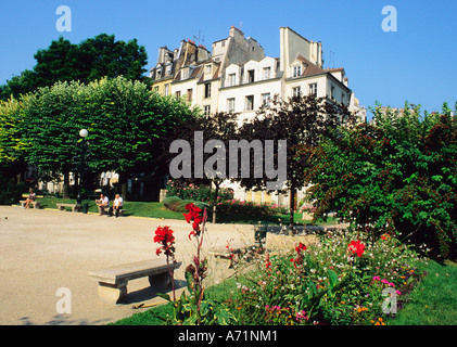 Pariser Stadtpark St. Julien le Pauvre an einem sonnigen Tag. Linke Uferseite Des Pariser Quartier Latin Frankreich Stockfoto