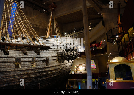 Das gut erhaltene 17. Jahrhundert Kriegsschiff Vasa im Vasamuseum in Stockholm ist eine der größten Touristenattraktionen Schwedens Stockfoto