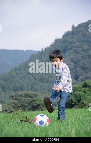 Junge munter Fußball Stockfoto