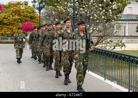 Thailändische Armee bewacht in Bang Pa-In königlichen Sommerpalast. Ayutthaya, Thailand. Stockfoto