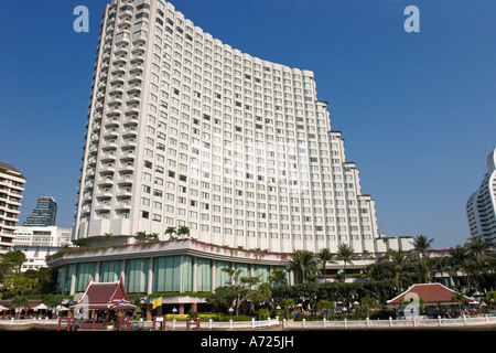 Shangri-La Hotel Gebäude am Ufer des Chao Phraya Fluss in Riverside. Bangkok, Thailand. Stockfoto